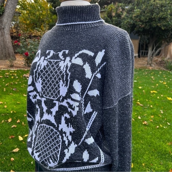 Vintage Keren Grey /White Angora Blend Sweater Size Medium Made in USA - Picture 4 of 10